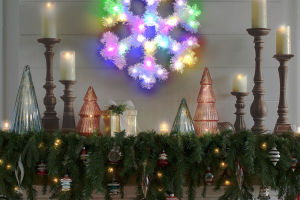 Karácsonyi dekoráció - irizáló, színes LED-es hópehely - 32 cm - elemes