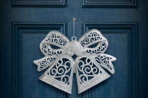 Karácsonyi dekoráció - masni - akasztható - ezüst - 35 cm